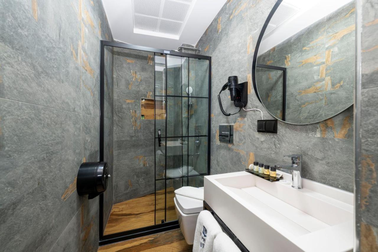 The Private Airport Hotel Istanbul Bagian luar foto